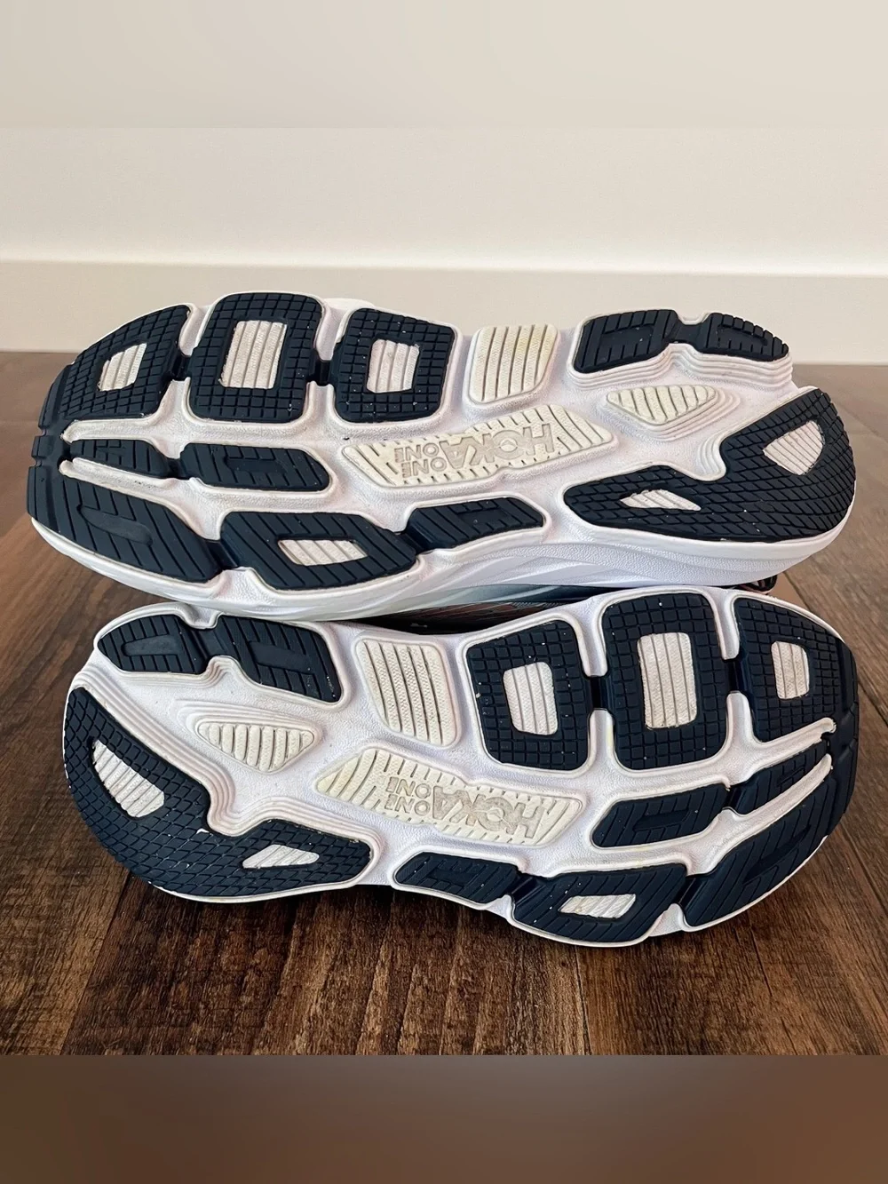 Hoka Bondi 7 Running Shoe Sneaker * no insoles * Lightweight Comfort Size 7 Gray